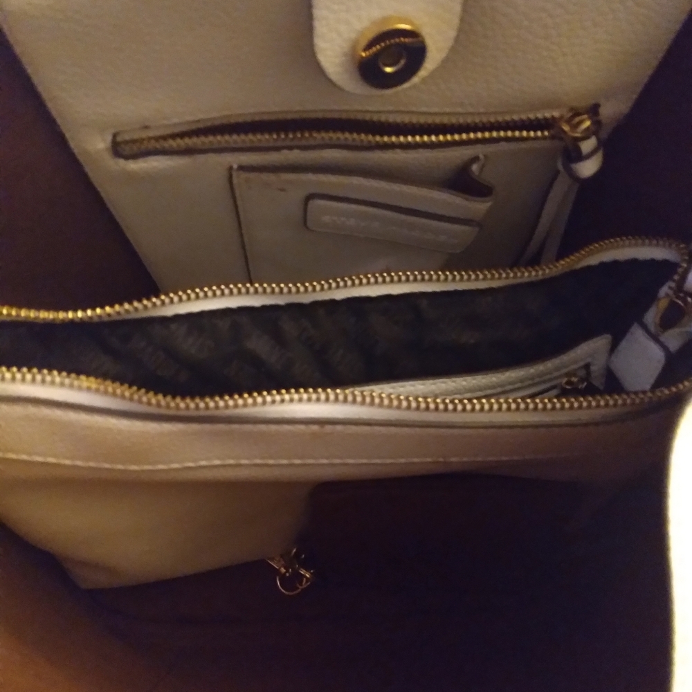 Purse - Picture 4 of 4